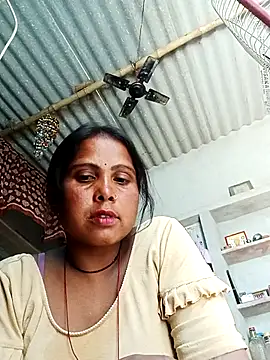 Snapshot of Shreya_pandit chatting on May 22, 2026, 7:28 am Shreya pandit online show from May 22, 2026, 7:28 am