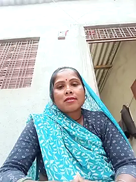 Snapshot of Shreya_pandit chatting on April 15, 2026, 1:04 pm Shreya pandit online show from April 15, 2026, 1:04 pm