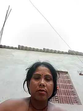 Snapshot of Shreya_pandit chatting on May 1, 2026, 12:43 pm Shreya pandit online show from May 1, 2026, 12:43 pm