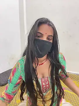 Snapshot of Pooja_Love143 chatting on April 10, 2026, 6:42 am Pooja Love143 online show from April 10, 2026, 6:42 am