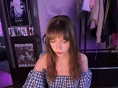 Moonliiine online show from December 20, 2025, 4:48 am