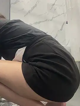 Snapshot of Sarah2127 chatting on March 5, 2026, 4:25 pm Sarah2127 online show from March 5, 2026, 4:25 pm