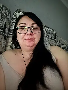 MariSwan222 online show from February 11, 2026, 9:47 pm