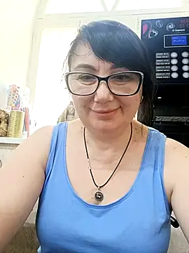 Snapshot of MariSwan222 chatting on July 17, 2026, 9:39 am MariSwan222 online show from July 17, 2026, 9:39 am