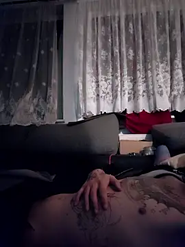 hotchris0708 online show from January 8, 2026, 10:16 pm