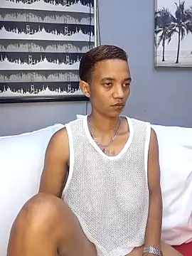 Snapshot of JANIELEE8x chatting on December 21, 2025, 8:31 pm JANIELEE8x online show from December 21, 2025, 8:31 pm