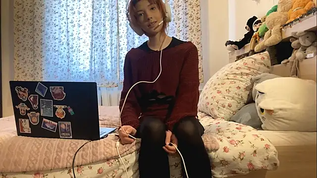 AliceInYourWonders online show from January 6, 2026, 8:40 am