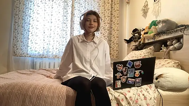 AliceInYourWonders online show from January 10, 2026, 5:47 am