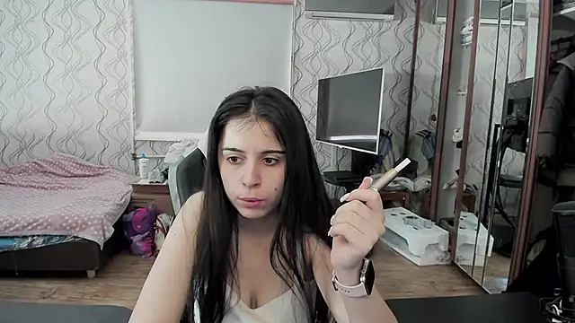 Snapshot of WaltraudPattie chatting on February 16, 2026, 2:32 am WaltraudPattie online show from February 16, 2026, 2:32 am