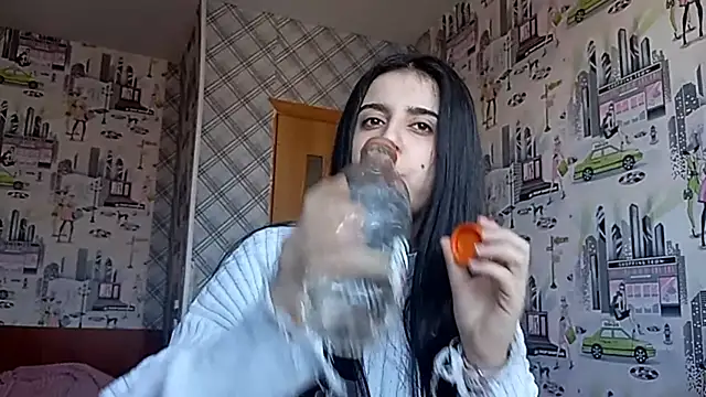 Snapshot of WaltraudPattie chatting on January 12, 2026, 1:23 am WaltraudPattie online show from January 12, 2026, 1:23 am