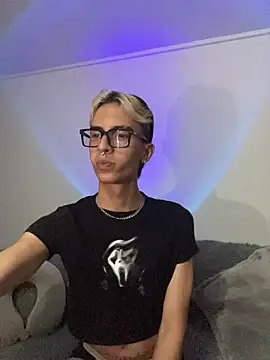 Dracco Velour  online show from February 19, 2026, 5:26 am