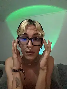 Dracco Velour  online show from February 21, 2026, 5:09 am