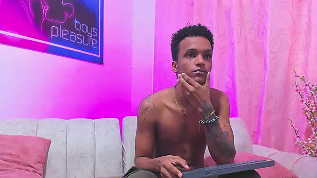 Snapshot of Damian_and_theo chatting on December 17, 2025, 2:22 pm Damian and theo online show from December 17, 2025, 2:22 pm