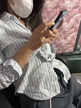 Sisilaydy 01 online show from December 18, 2025, 5:23 am