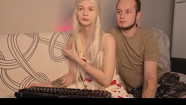 Snapshot of Pearl_couple chatting on March 1, 2026, 9:09 am Pearl couple online show from March 1, 2026, 9:09 am