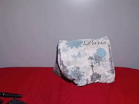 Snapshot of TemptingCloeXx chatting on December 22, 2025, 9:31 am TemptingCloeXx online show from December 22, 2025, 9:31 am