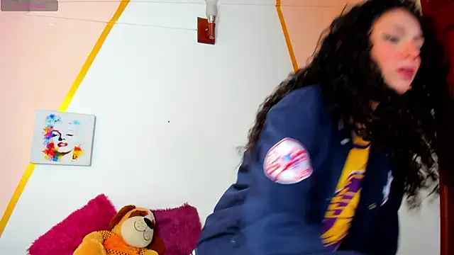 Snapshot of MapeDiamond chatting on March 4, 2026, 2:14 pm MapeDiamond online show from March 4, 2026, 2:14 pm