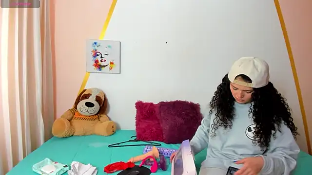 Snapshot of MapeDiamond chatting on April 1, 2026, 2:47 pm MapeDiamond online show from April 1, 2026, 2:47 pm