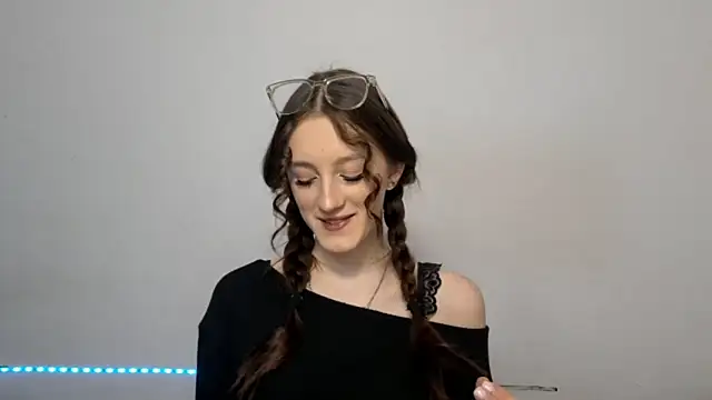 Snapshot of LisaBoddy chatting on January 8, 2026, 1:17 pm LisaBoddy online show from January 8, 2026, 1:17 pm