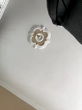 sophie-honey online show from December 18, 2025, 2:21 pm