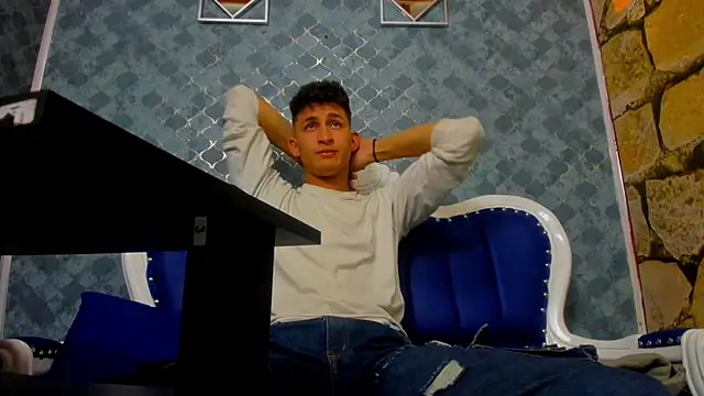 Snapshot of Ethan_Waalker chatting on December 19, 2025, 5:21 am Ethan Waalker online show from December 19, 2025, 5:21 am