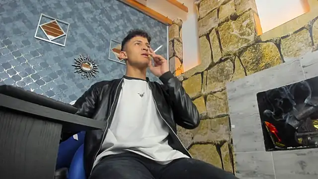 Snapshot of Ethan_Waalker chatting on January 7, 2026, 3:33 am Ethan Waalker online show from January 7, 2026, 3:33 am