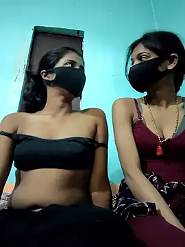 Snapshot of Aaradhya-Rani chatting on January 13, 2026, 8:40 am Aaradhya-Rani online show from January 13, 2026, 8:40 am