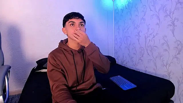 Snapshot of _TaylorBlack chatting on December 20, 2025, 11:35 am TaylorBlack online show from December 20, 2025, 11:35 am