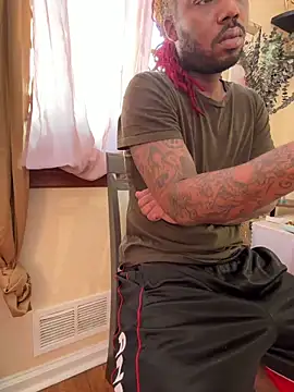 Snapshot of daddydarkskindikk chatting on February 1, 2026, 5:00 pm daddydarkskindikk online show from February 1, 2026, 5:00 pm