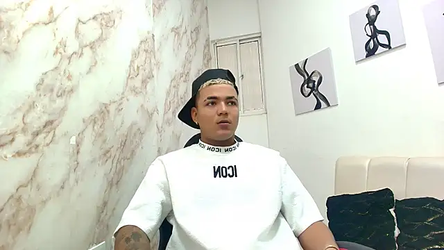 Snapshot of dante_jonss chatting on December 18, 2025, 8:45 pm dante jonss online show from December 18, 2025, 8:45 pm