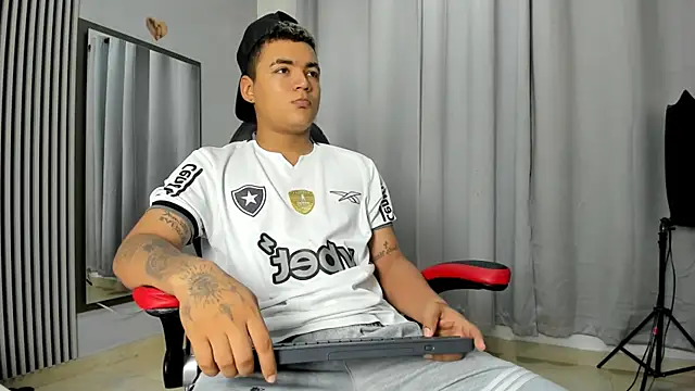 Snapshot of dante_jonss chatting on February 27, 2026, 12:00 am dante jonss online show from February 27, 2026, 12:00 am