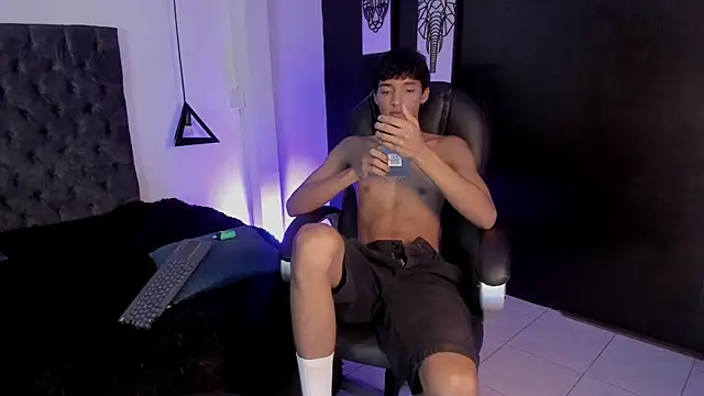 Snapshot of im_ralff chatting on April 12, 2026, 3:32 am im ralff online show from April 12, 2026, 3:32 am