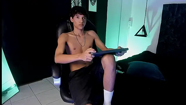 Snapshot of im_ralff chatting on April 5, 2026, 3:13 am im ralff online show from April 5, 2026, 3:13 am