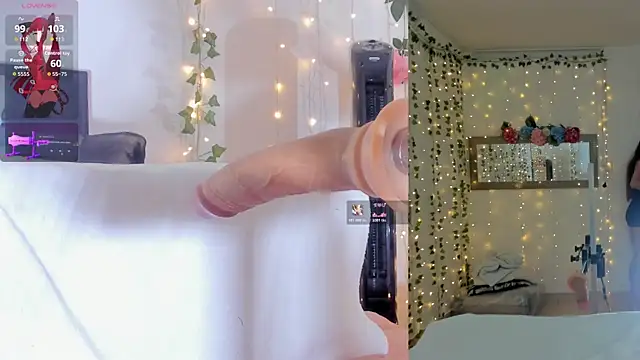 Sweet  Little   online show from January 12, 2026, 1:23 am