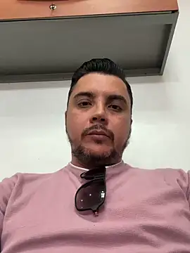 Snapshot of Diegohernan17 chatting on March 12, 2026, 4:55 pm Diegohernan17 online show from March 12, 2026, 4:55 pm