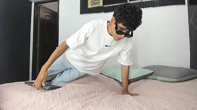 Emer santos online show from April 11, 2026, 4:54 pm