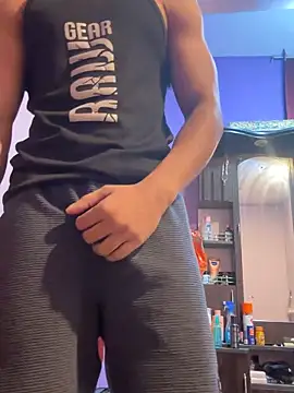 Snapshot of hot_gym_b0y chatting on December 19, 2025, 7:38 pm hot gym b0y online show from December 19, 2025, 7:38 pm