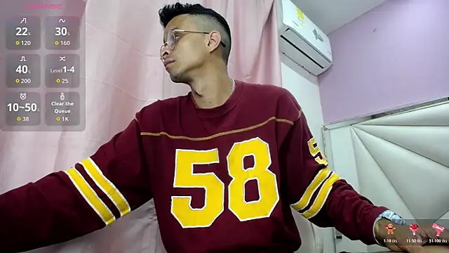 Snapshot of Ares_funn chatting on December 19, 2025, 12:07 pm Ares funn online show from December 19, 2025, 12:07 pm