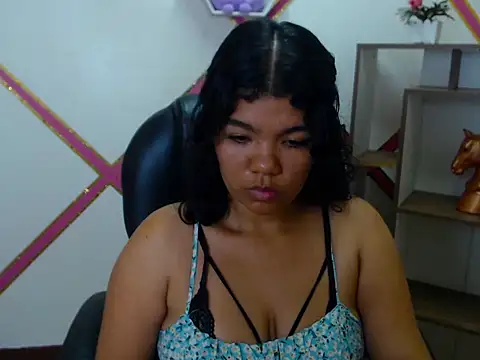 Snapshot of Heidy_Colins chatting on February 3, 2026, 4:10 am Heidy Colins online show from February 3, 2026, 4:10 am