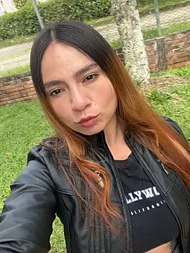 Sexy sara outdoors online show from January 9, 2026, 3:30 pm