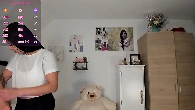 Snapshot of VEROSlen- chatting on February 10, 2026, 2:32 am VEROSlen- online show from February 10, 2026, 2:32 am