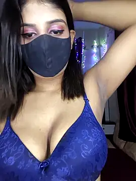 Snapshot of Zaayaa_2 chatting on May 4, 2026, 7:39 pm Zaayaa 2 online show from May 4, 2026, 7:39 pm