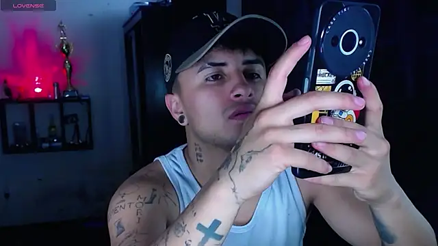 boy nathy online show from December 22, 2025, 2:06 pm