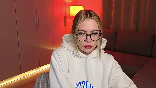 Aurelia Voss online show from February 19, 2026, 5:59 am