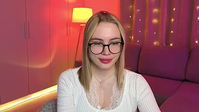 Aurelia Voss online show from March 9, 2026, 5:44 am