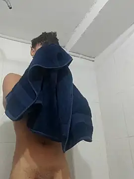 Snapshot of The_Denis chatting on April 7, 2026, 5:48 pm The Denis online show from April 7, 2026, 5:48 pm