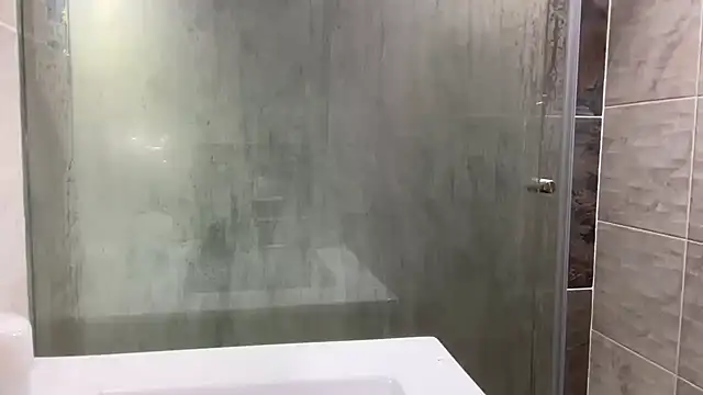 HotWhisper22 online show from April 9, 2026, 8:48 pm