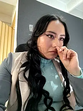 Venuz Rivers  online show from January 5, 2026, 5:27 pm