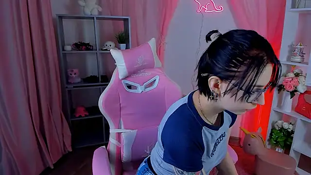 Snapshot of ElenaSomerhalder chatting on January 6, 2026, 9:35 am ElenaSomerhalder online show from January 6, 2026, 9:35 am