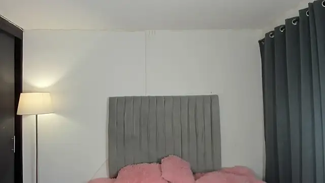 Snapshot of im_thomass chatting on February 23, 2026, 12:28 pm im thomass online show from February 23, 2026, 12:28 pm